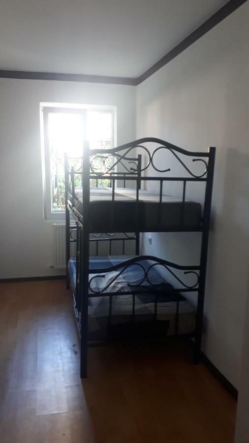 Enjoy The Hostel Batumi Exterior foto
