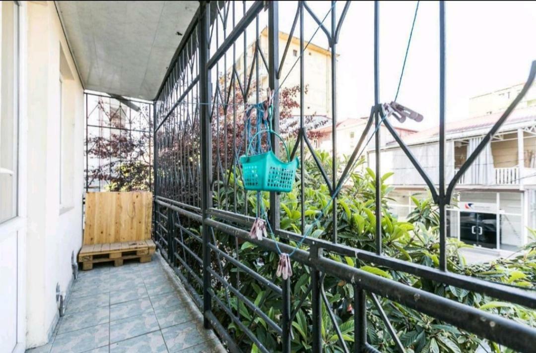 Enjoy The Hostel Batumi Exterior foto